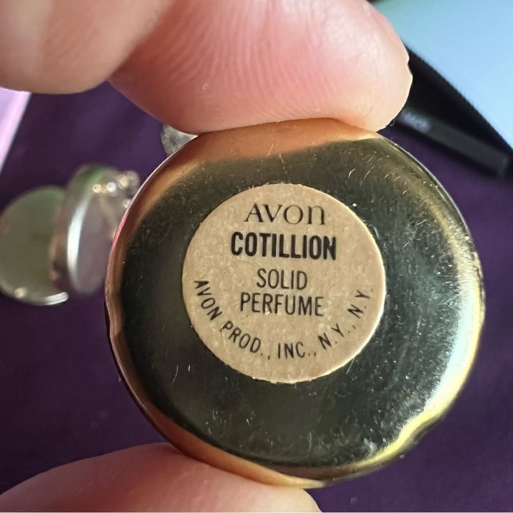Vintage Jeweled Avon Solid Perfume Locket Necklace *Still Has Perfume!!! - Picture 10 of 10